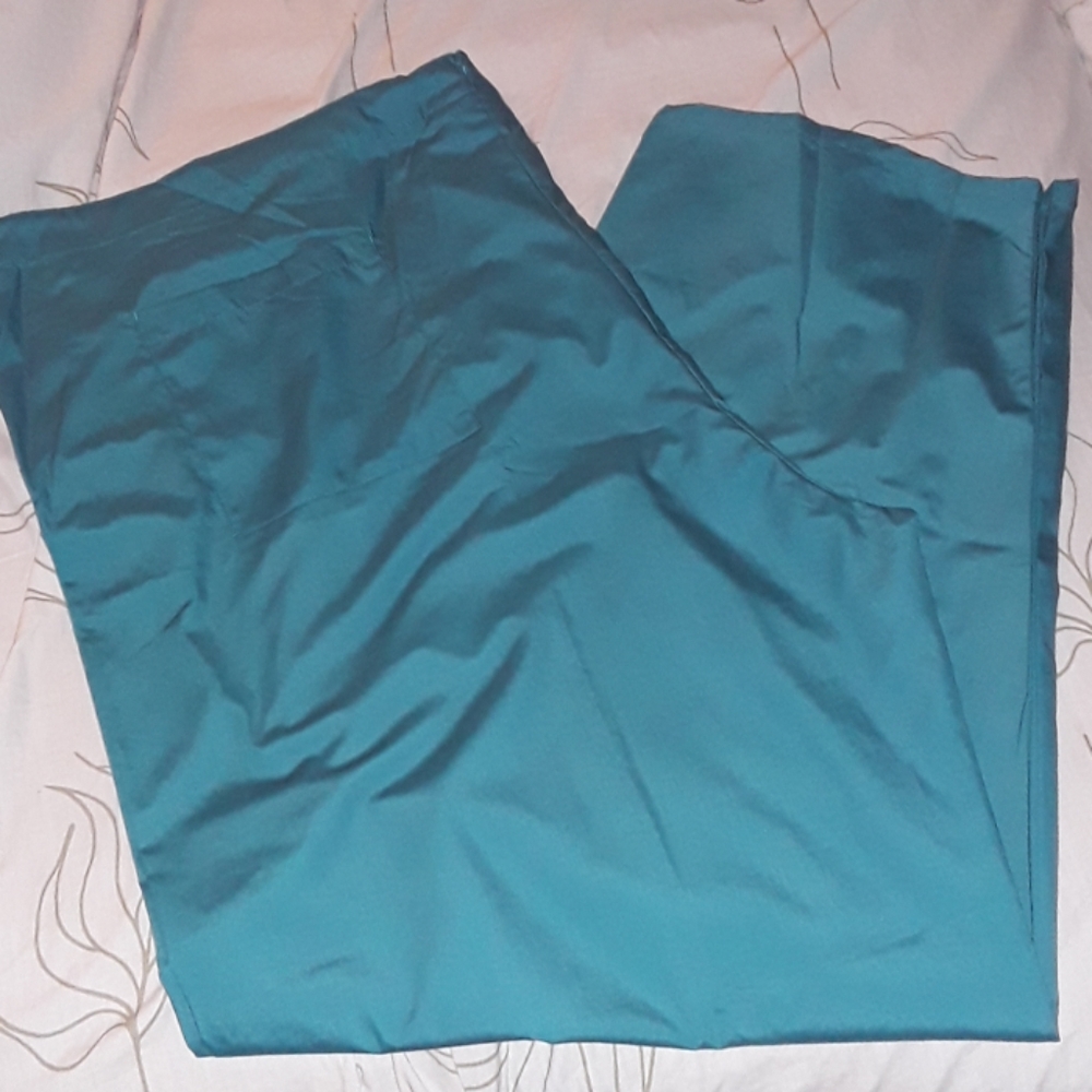 AMS UNIFORMS green scrubs
